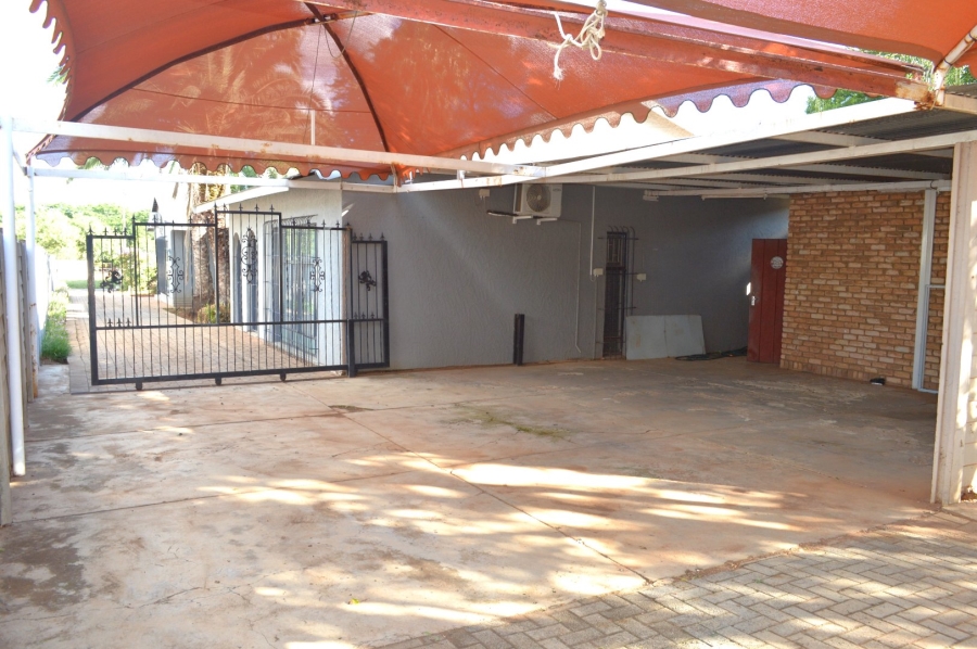 4 Bedroom Property for Sale in Flimieda North West